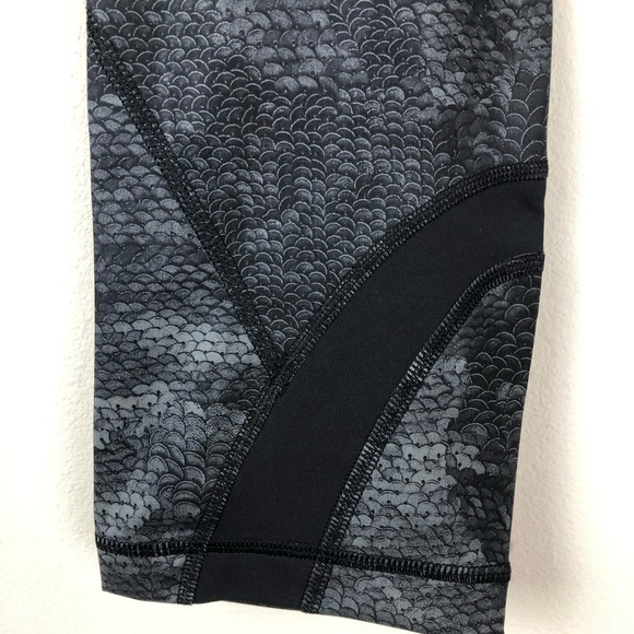 Lululemon Run inspire cropped snake scale leggings - Picture 4 of 11